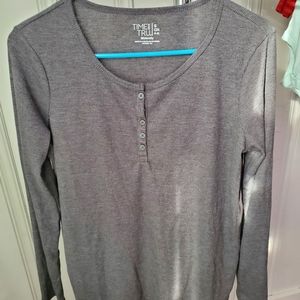 Long sleeve maternity shirt